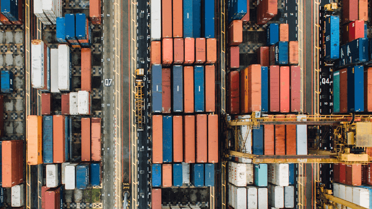 海运疯涨 出口贸易回升集装箱短缺